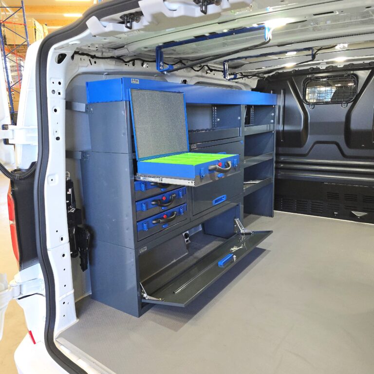 205 cm van shelving unit with drawers and cases height 120 cm Volkswagen Transporter T7 short