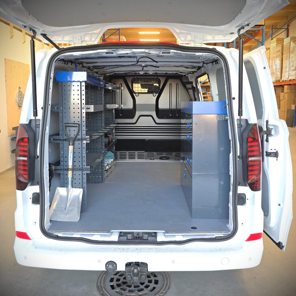 Volkswagen Transporter T7 L1 service van setup with 200 cm open shelving on the left and 100 cm drawer unit on the right