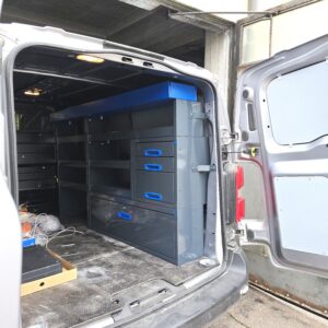 Peugeot Expert M med 205 cm förvaringssystem för skåpbil med hyllor höjd 120 cm