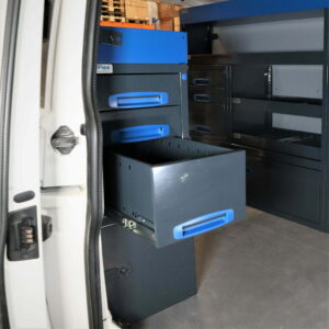 127 cm päädystä aukeava hyllykkö laaitkosto avohyllyillä vw transporterissa