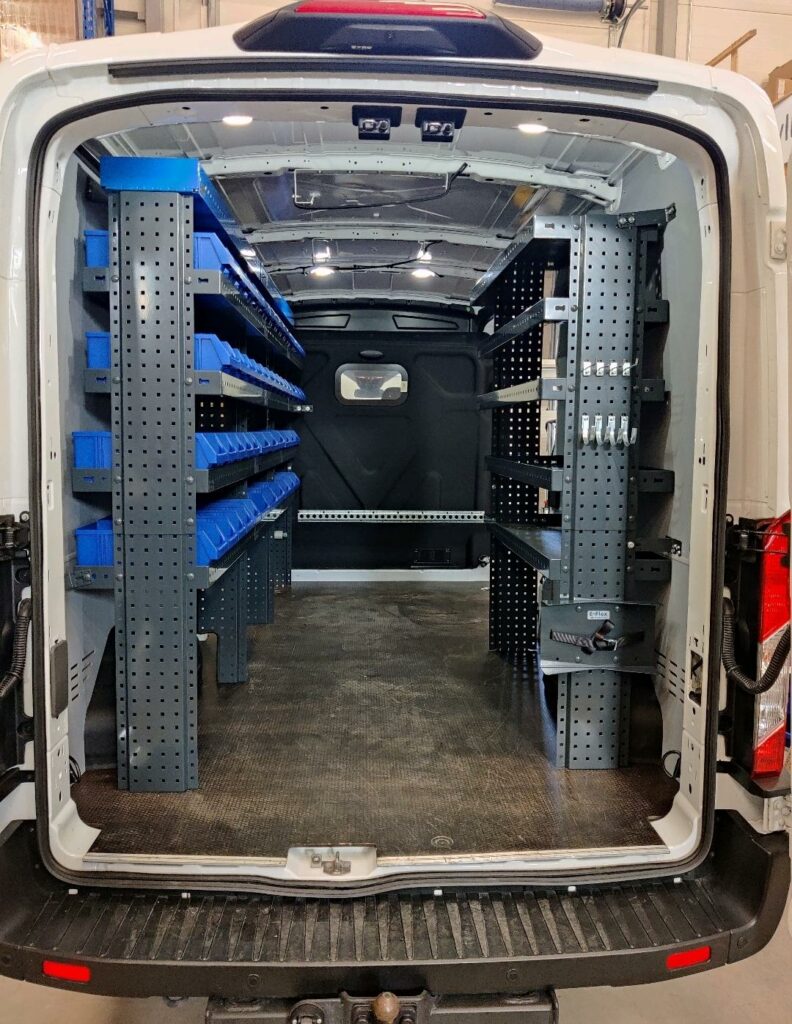 Kylmäasentaja hyllyt pakuun