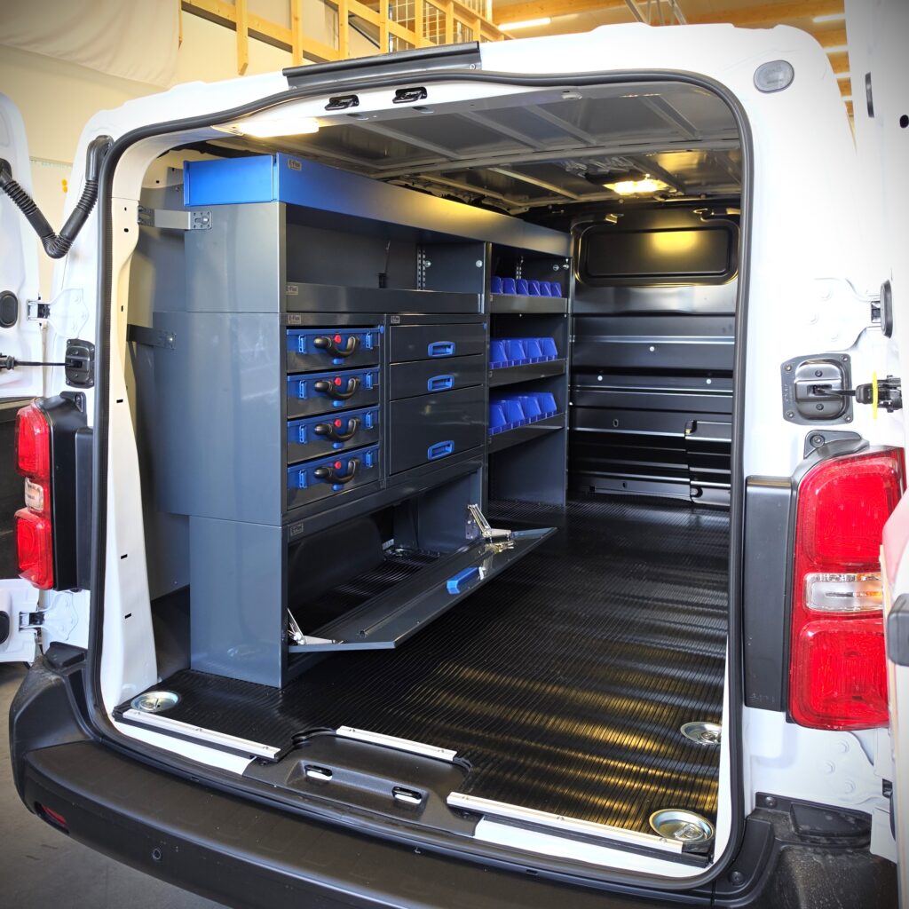 Opel Vivaro van racking on the long side of the load space