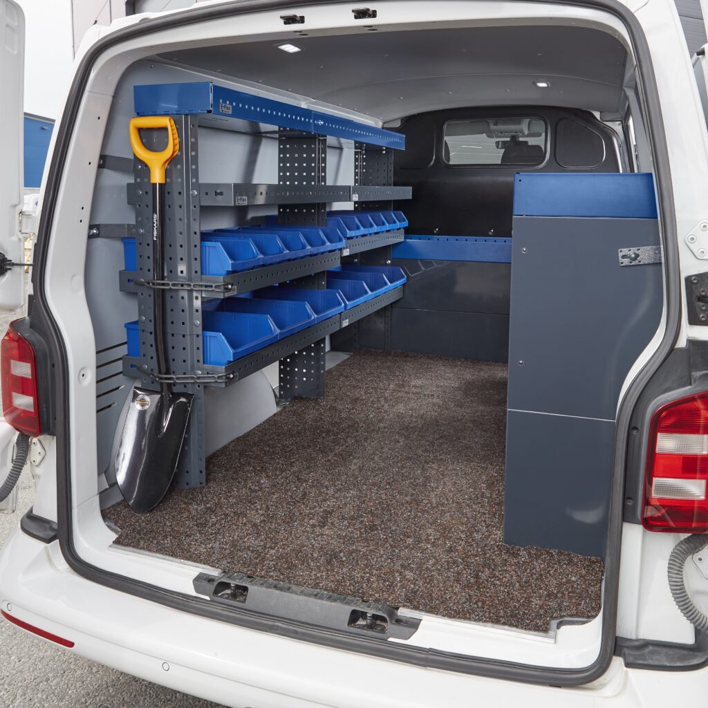 Volkswagen Transporter hyllyt pakettiautoon