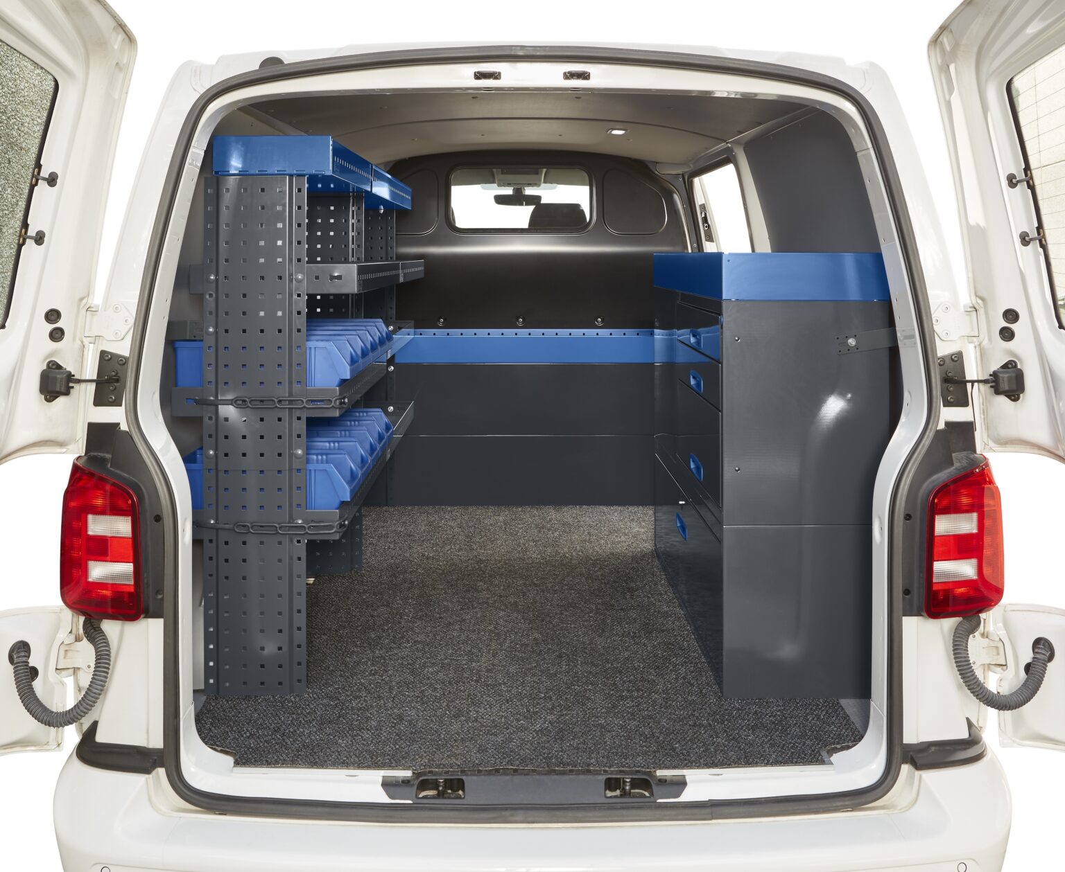 Volkswagen Transporter hyllyt pakettiautoon