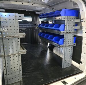 Toyota Proace City hylla för bilinredning – kompakt och funktionell förvaring