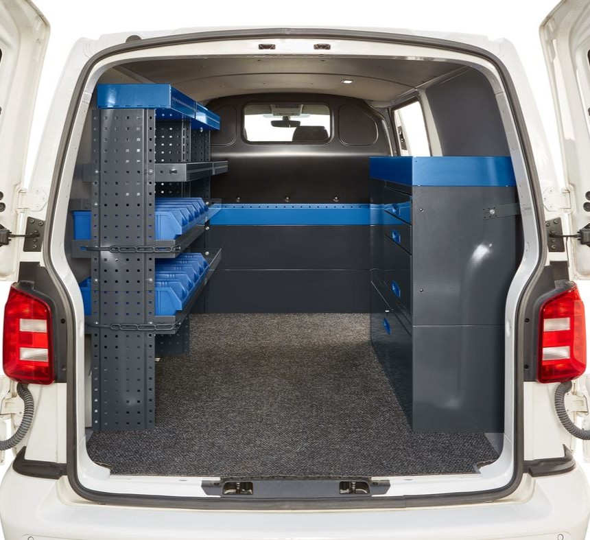 Volkswagen Transporter T6 lång inredning – hyllsystem för lång skåpbil
