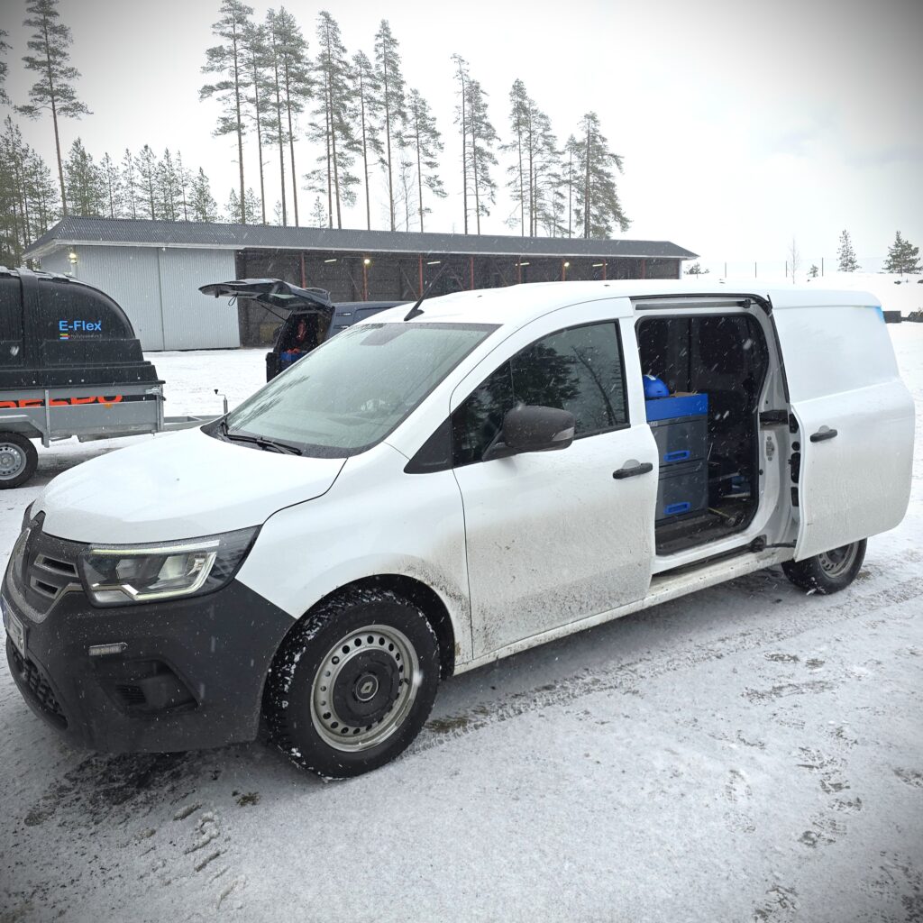Renault Kangoo 760 mm deep pull out drawers accessible from the driver side sliding door